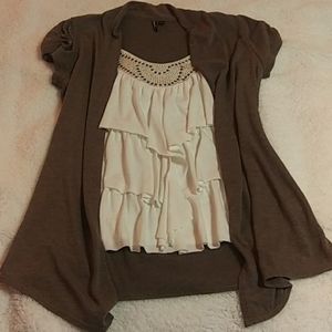LIKE NEW Blouse Size Medium.